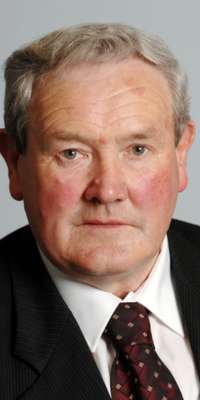 George Savage, British politician, dies at age 72